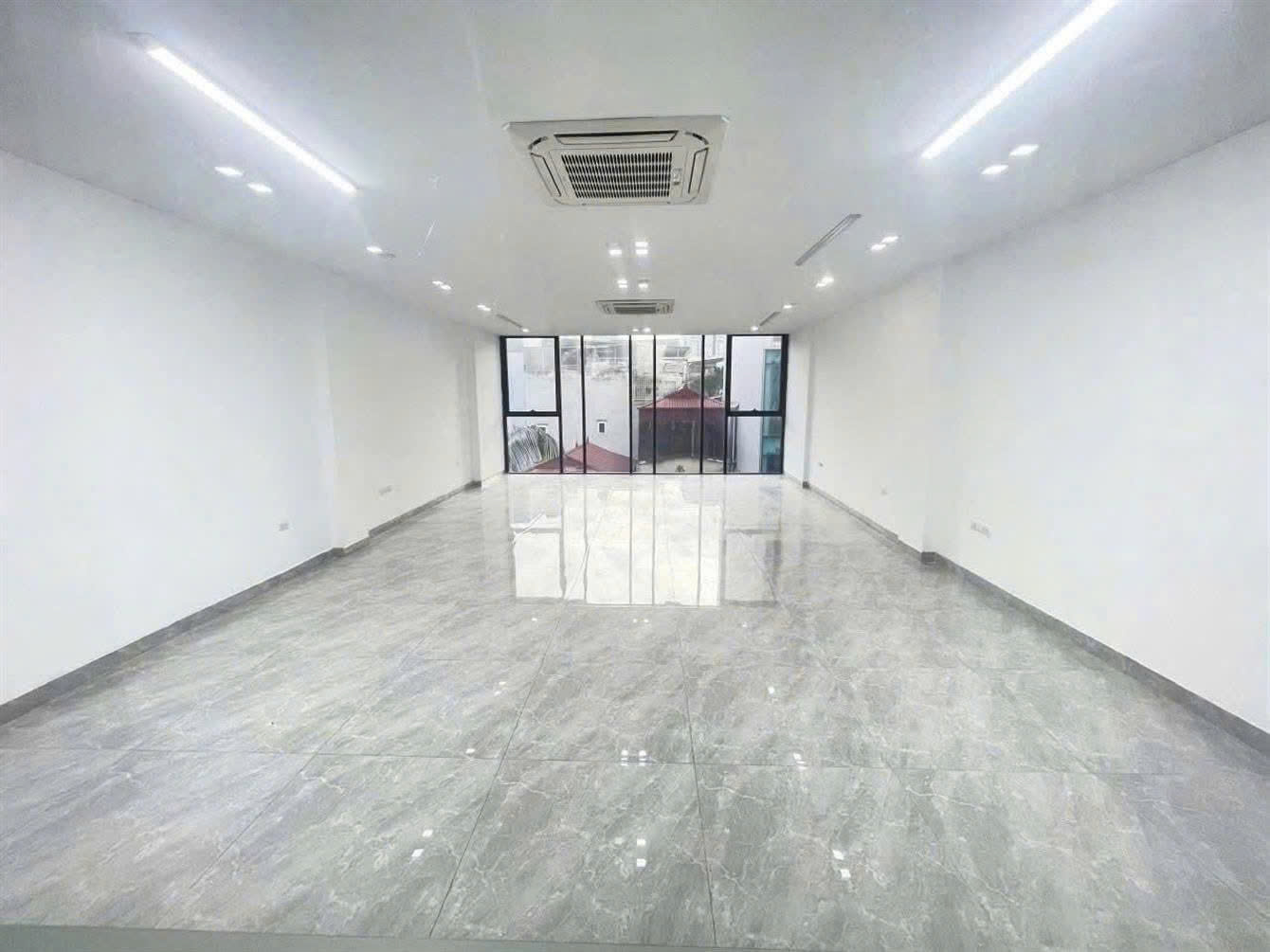BÁN TÒA NHÀ MẶT PHỐ HOÀNG NGÂN - 90M² x 9 TẦNG - CÓ HẦM - DÒNG TIỀN 130TR/TH - GIÁ 53 TỶ - Ảnh chính